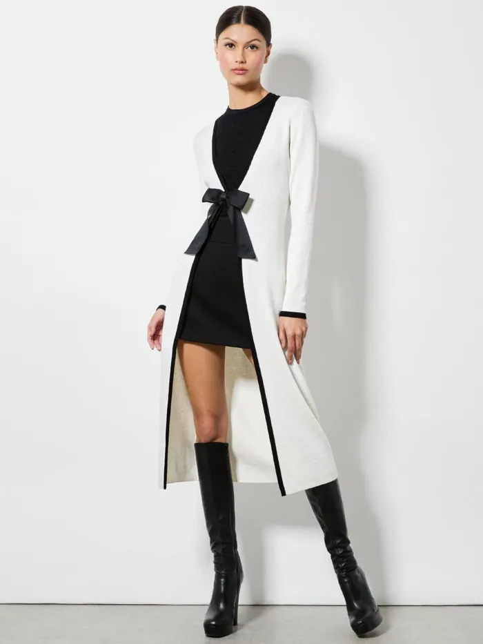 Alice Olivia SIBEL BOW CARDIGAN Ecrublack Women Sweaters