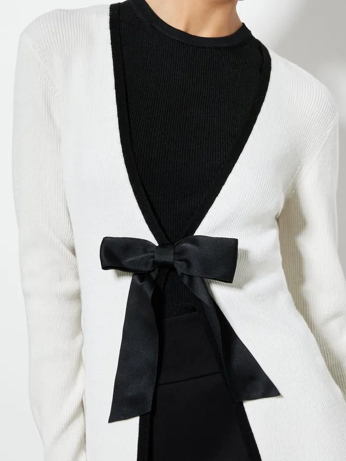 Alice Olivia SIBEL BOW CARDIGAN Ecrublack Women Sweaters