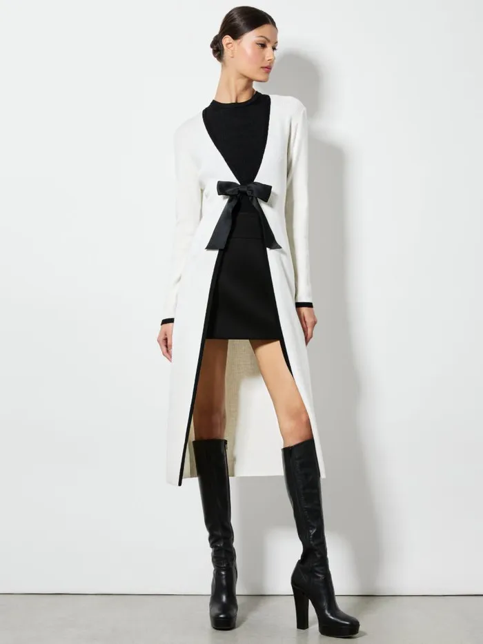 Alice Olivia SIBEL BOW CARDIGAN Ecrublack Women Sweaters