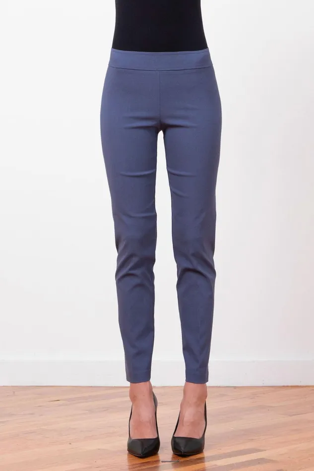 Avenue Montaigne LILI Signature Hale Navy Women Pants