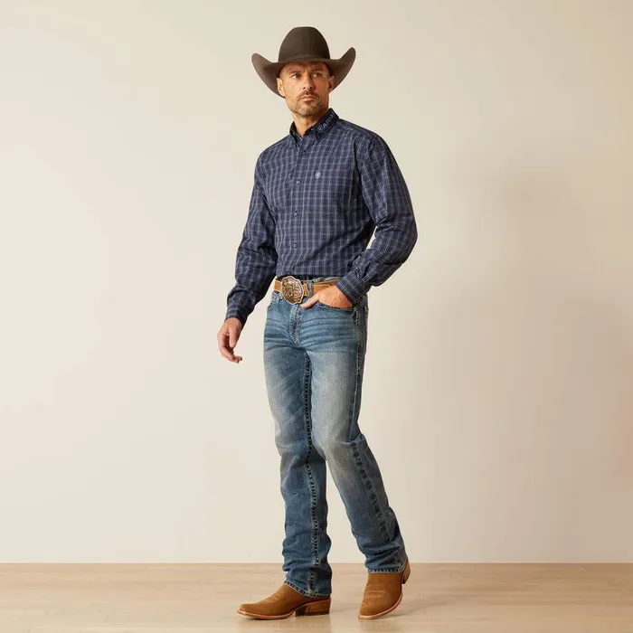 Men Denim Ariat M2 Traditional Relaxed Buster Boot Cut Jeans Dakota Men Denim Ariat M2 Traditional Relaxed Buster Boot Cut Jeans Dakota