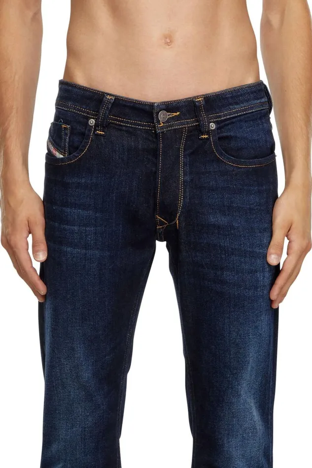 Men Diesel Jeans Regular Jeans 1985 Larkee 009ZS Dark Blue Men Diesel Jeans Regular Jeans 1985 Larkee 009ZS Dark Blue