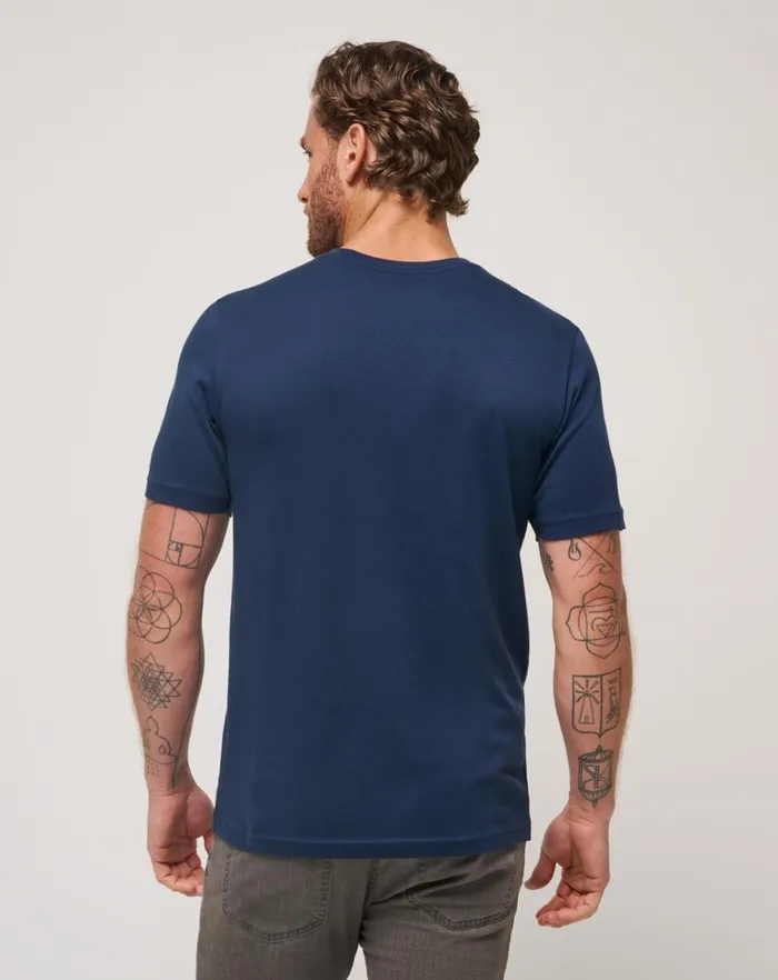 Men Tees TravisMathew PLOT TWIST TEE Total Eclipse