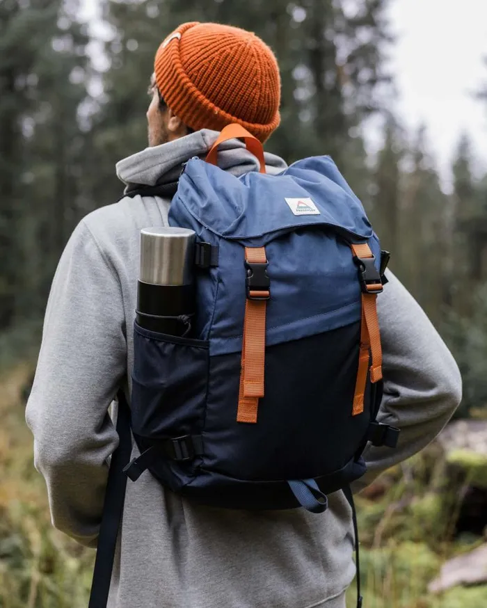 Passenger Clothing Boondocker Recycled 26L Backpack Dark Denim Deep Navy WomenMen Backpacks and Bags
