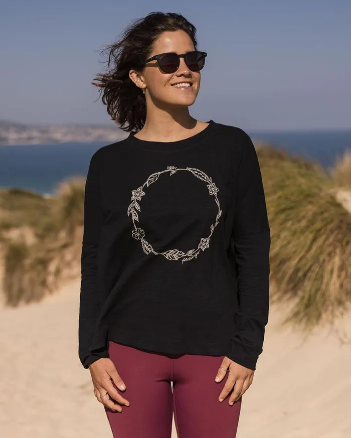 Passenger Clothing Daisy Chain Recycled Cotton LS TShirt Black Women Tops and TShirts