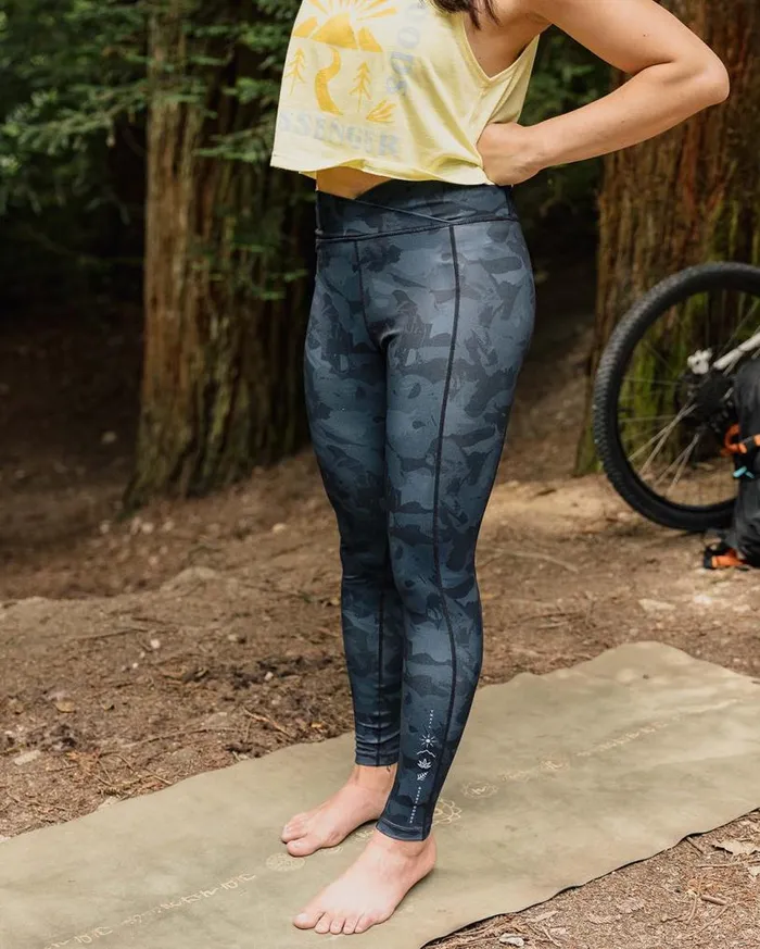 Passenger Clothing Fresh Air 20 Recycled Leggings Black Abstract Women Activewear