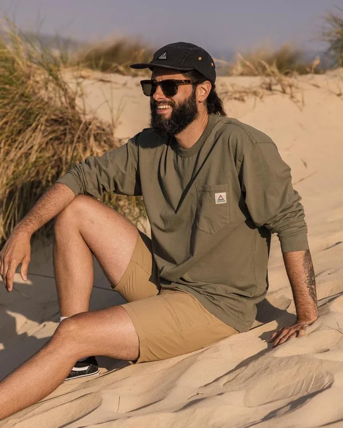 Passenger Clothing Heritage Recycled Relaxed Fit LS TShirt Dusty Olive Men TShirts and Vests