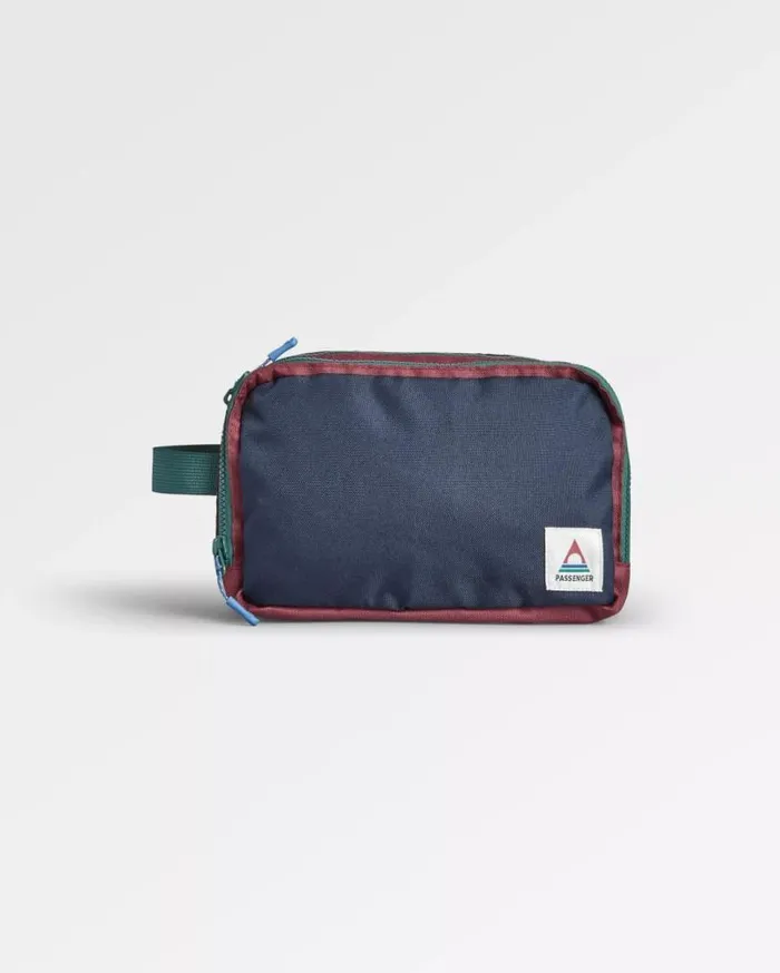 Passenger Clothing Travel Recycled Wash Kit Samba Deep Navy WomenMen Backpacks and Bags