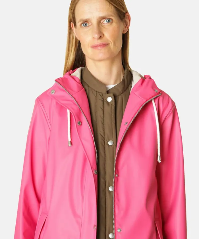 Short Rain Jacket 8211 Magenta Rainwear Ilse Jacobsen Raincoats Short Rain Jacket 8211 Magenta Rainwear Ilse Jacobsen Raincoats