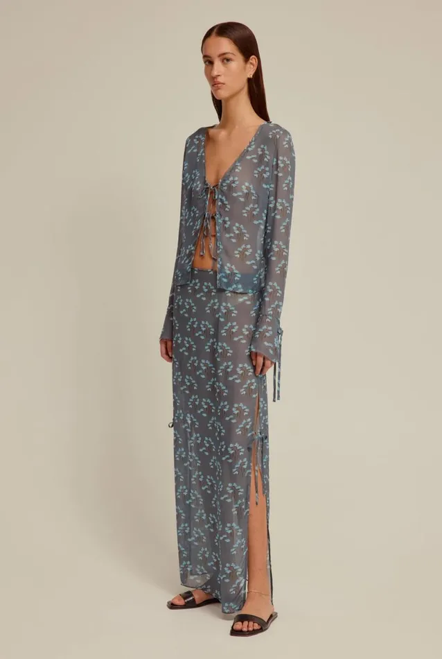 Woman Venroy Tops Sheer Tie Front Top