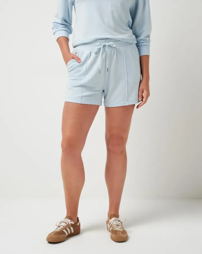 Women Shorts TravisMathew SALT IN THE AIR CLOUD FRENCH TERRY SHORT Heather Baby Blue