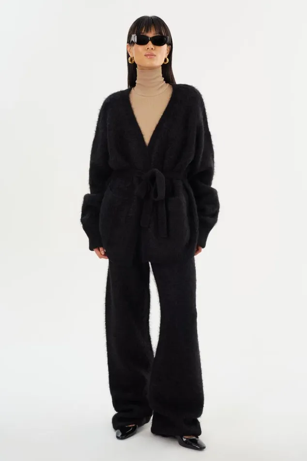 Women TARAN Wool Pants Black LAMARQUE Pants and Shorts Women TARAN Wool Pants Black LAMARQUE Pants and Shorts