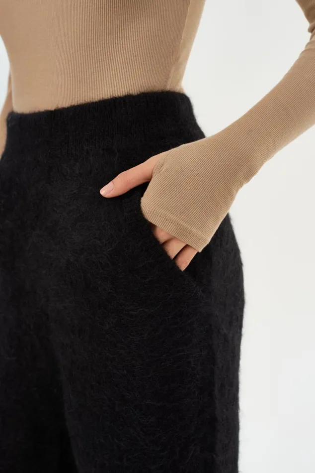 Women TARAN Wool Pants Black LAMARQUE Pants and Shorts Women TARAN Wool Pants Black LAMARQUE Pants and Shorts