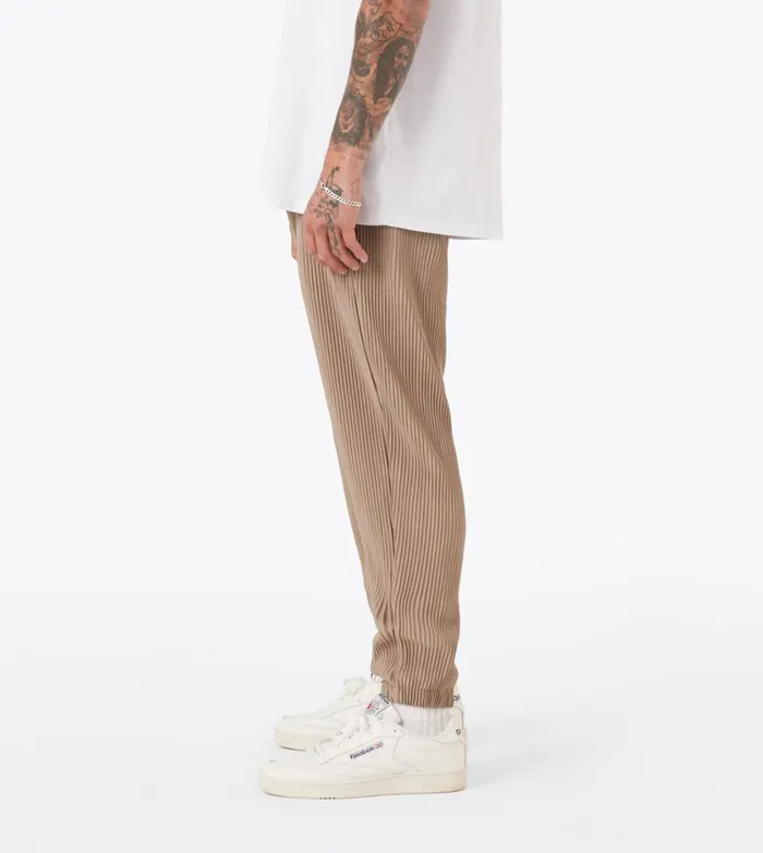Zanerobe Pants Men Sureshot Pleated Jogger Khaki